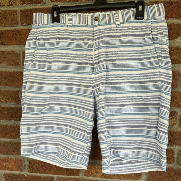 POLO Ralph Lauren * textured shorts * size 33 * white / blue * pockets * EUC - Picture 2 of 12